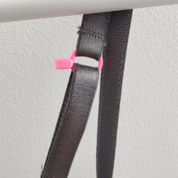 Xhilaration 34b NWT grey with pink details push-up plunge bra - Picture 3 of 5